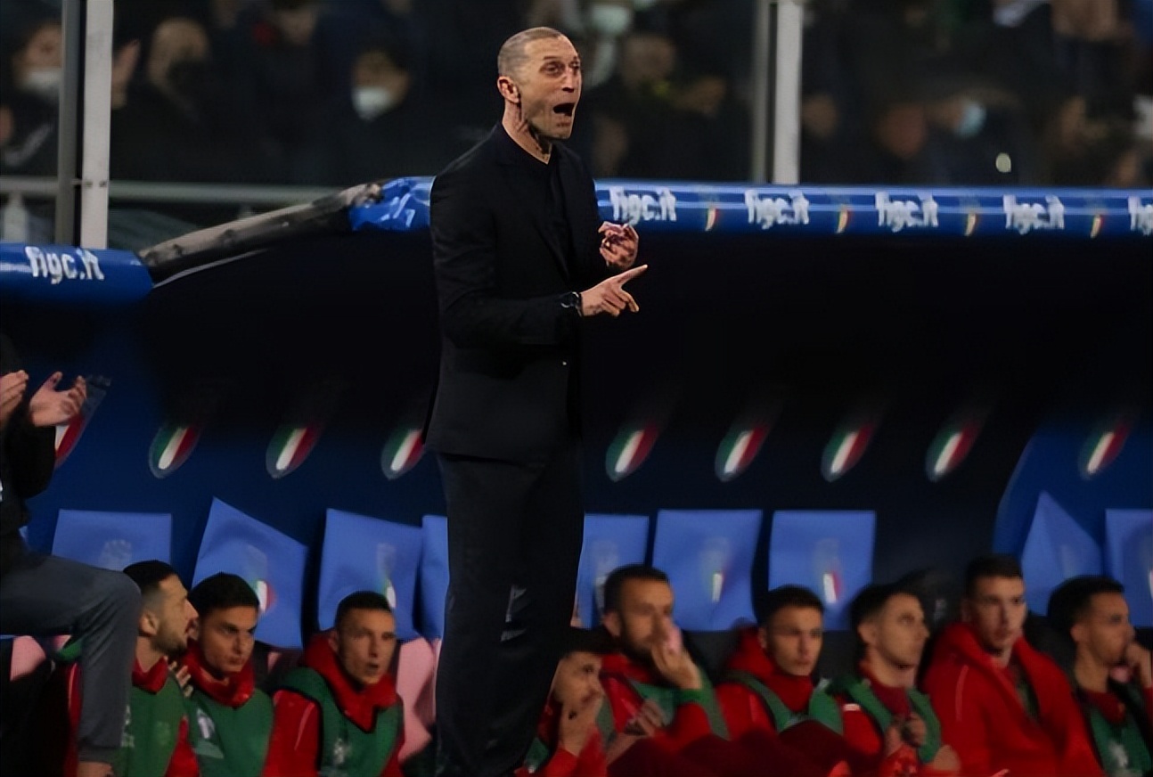 今晚是一个足球之夜！看完C罗看梅西，梅罗大概率相聚世界杯