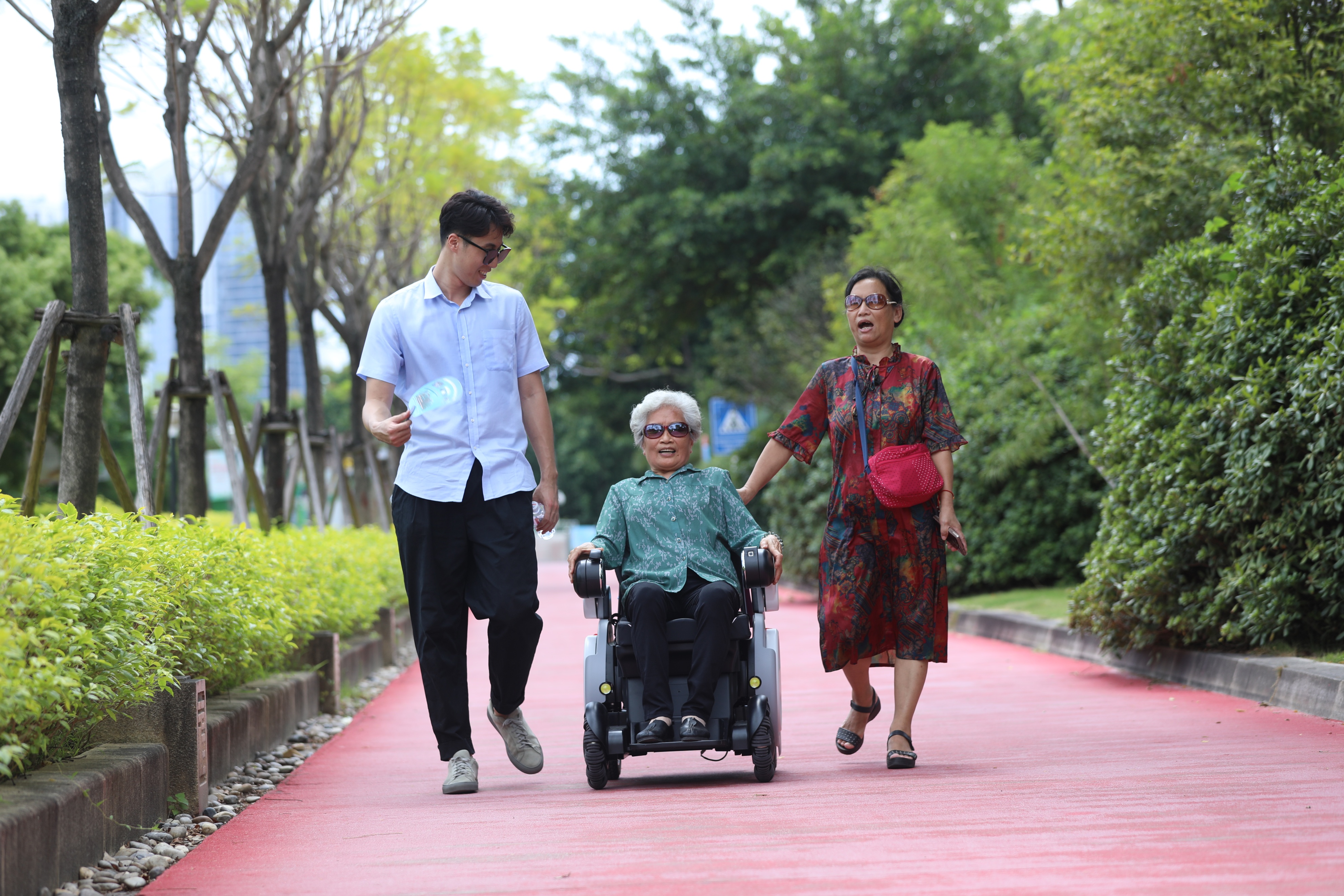 针对老年人问题的产品设计,适合老年人的实用产品