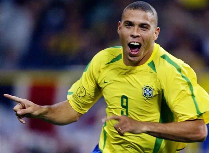 天下足球回顾经典之夜,最新一期足球之夜播出时间