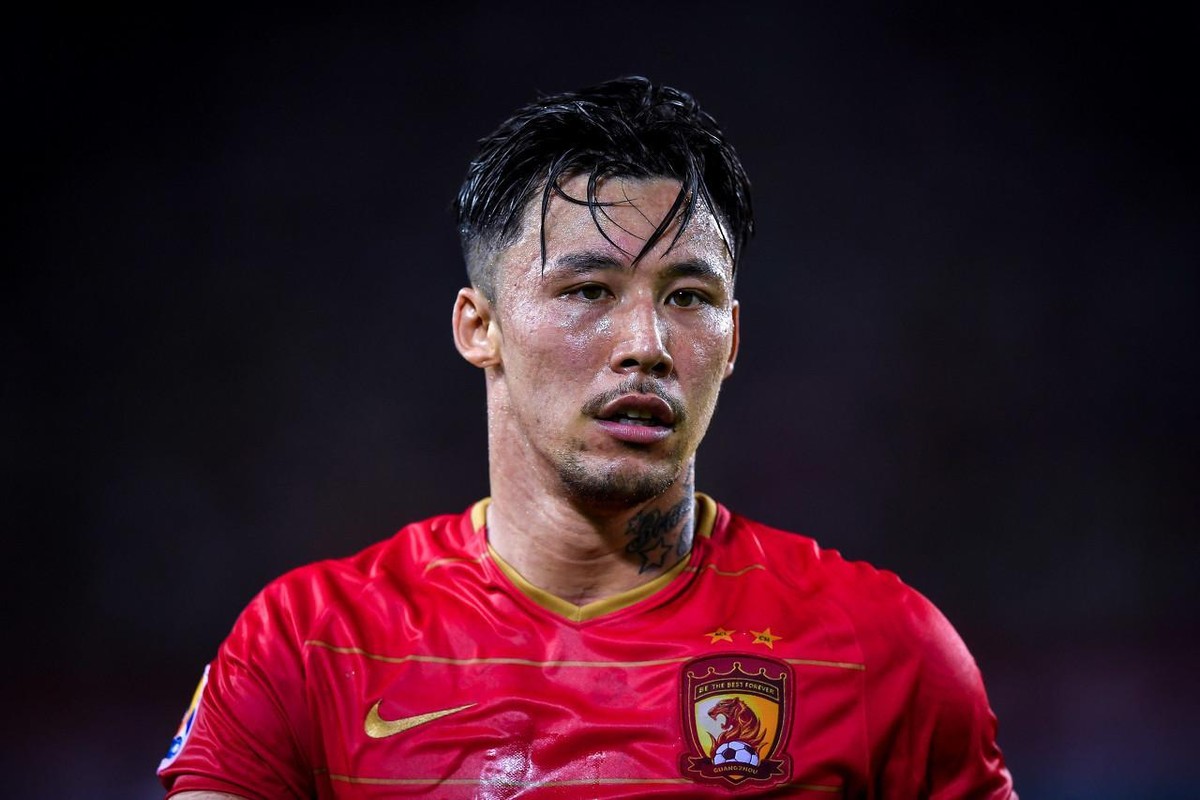 男足集体反映降薪问题,男足降薪武汉卓尔