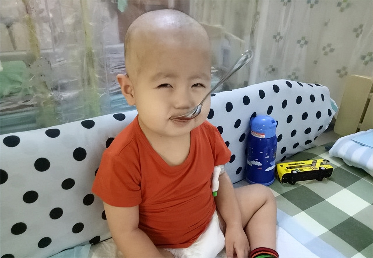 17年夫妻做4次试管终得子,2年后儿子却患癌,无奈将病母*养送**老院