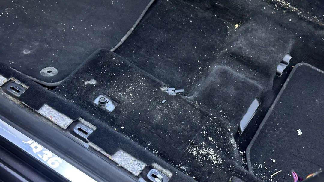 r36翻新改造全过程,大众r36这么老的车怎么还卖这么贵