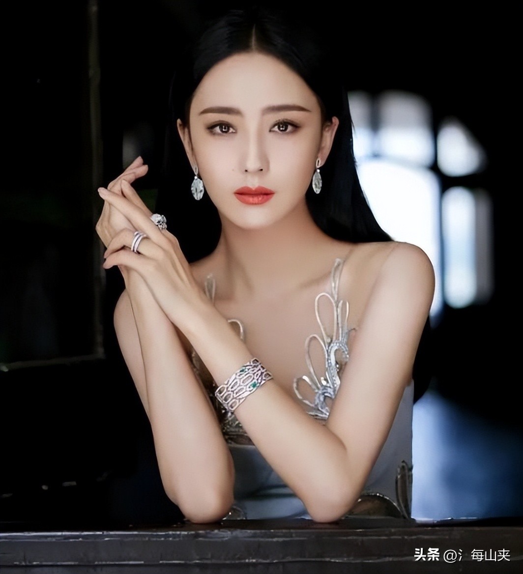 你觉得哪个女明星的眼睛最好看,女明星眼睛都很好看吗