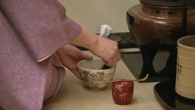 那位曾靓绝时尚圈、串起欧洲上流社会的超模为何落魄至此……