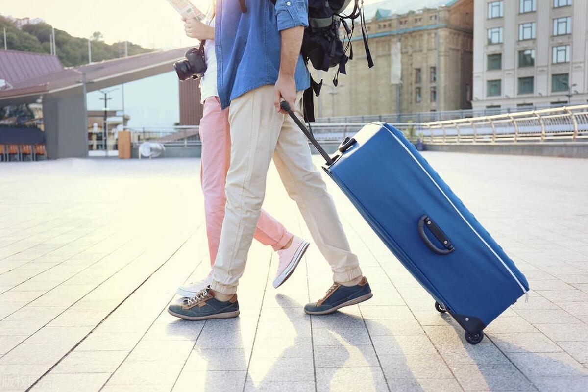 在职公务员出国要办理什么手续,公务员可以出国游玩吗