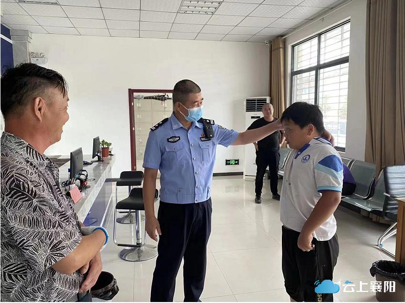 小学生危险骑车上路,学生驾驶机动车辆车祸