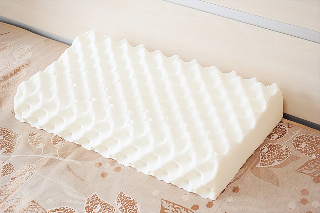 乳胶枕头好不好,乳胶枕头好高不舒服