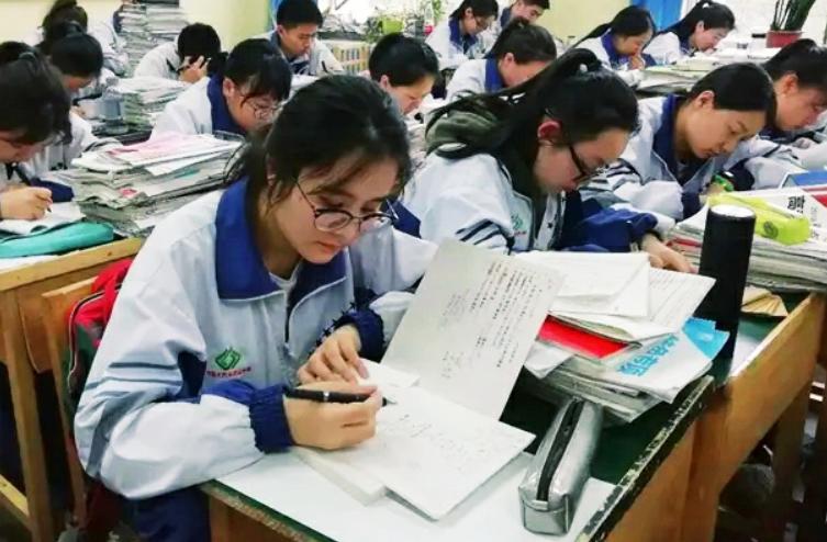 读专科好还是去自考本科,读专科是报本科还是报专科学校