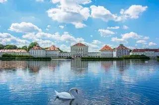 慕尼黑青岛啤酒节,拜仁慕尼黑主场安联球场