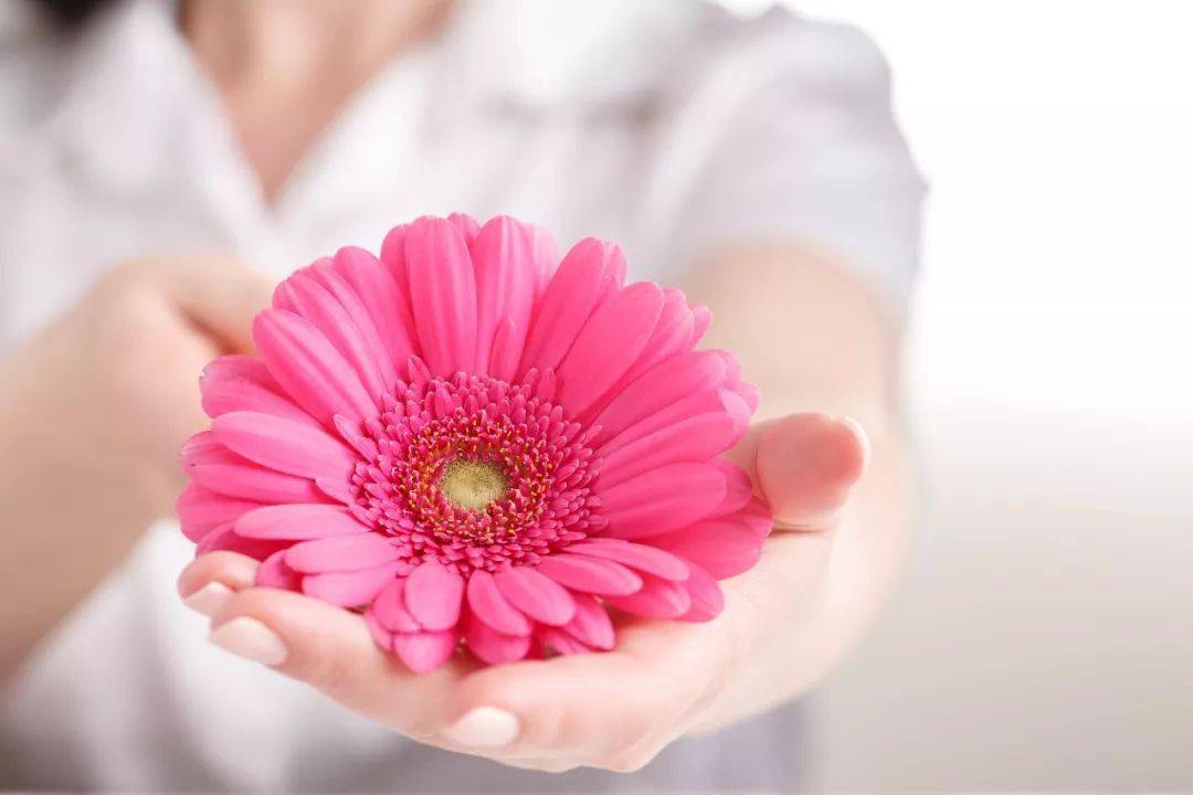 女外阴感觉干涩怎么回事,女外阴干涩怎么回事