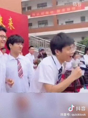 00后大学毕业当老师,00后大学毕业打游戏