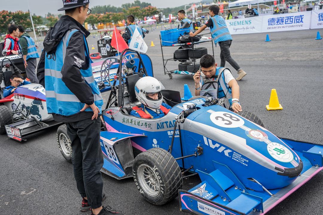 为什么华夏理工学院学费这么贵,为什么选择帝国理工