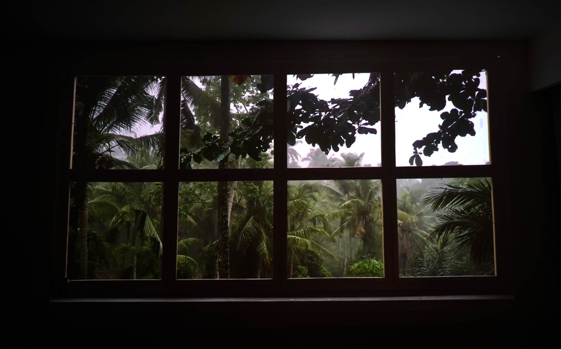 家里没空间怎么放投影仪,坚果智慧墙o1pro超短焦投影仪家用