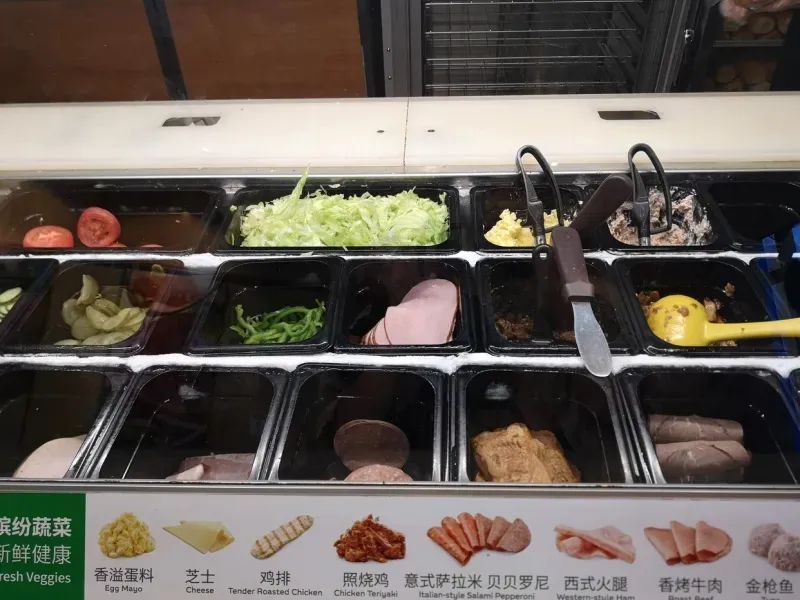 关店1600家!美国快餐之王,正被中国路边摊吊打