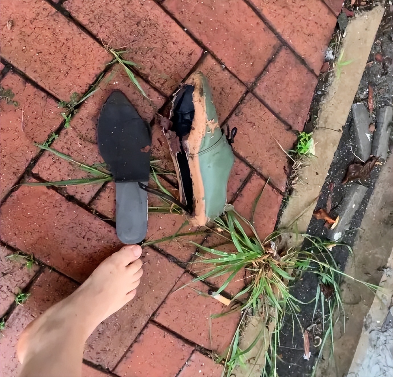 没十年工龄背不出这通勤包|冷段子2520去年今日2162