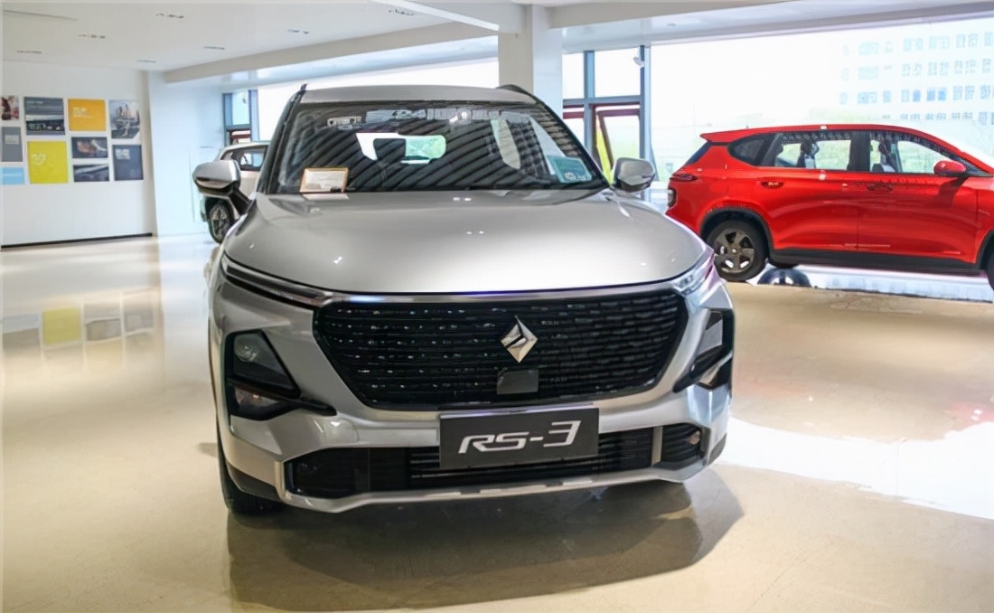 宝骏rs-3裸车手动精英型裸车价,新宝骏rs-3和奇瑞瑞虎5x哪个好