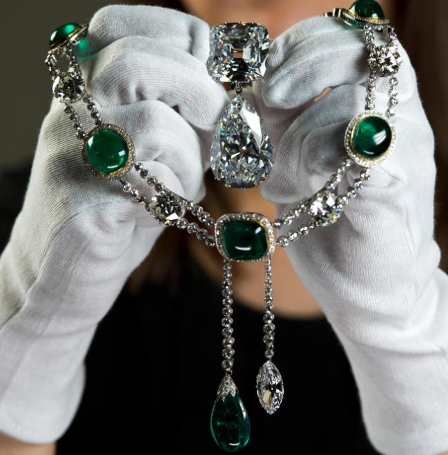 钻石价格高低主要看哪些方面,最近钻石价格真的暴跌了吗