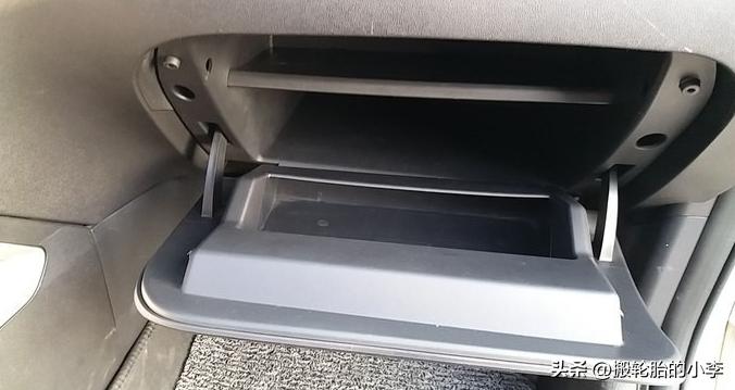 长安cs35更换空调滤芯的方法,长安cs35更换空调滤正反面的方法