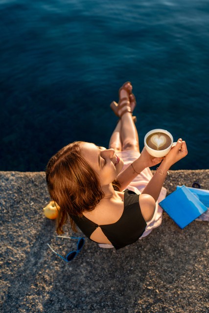 形容女人眼睛好看的句子,夸赞自己眼睛漂亮的句子