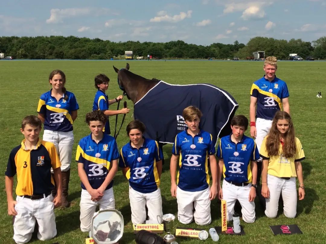 高定位无热炒，这个运动正装通吃的系列可谓样样能打