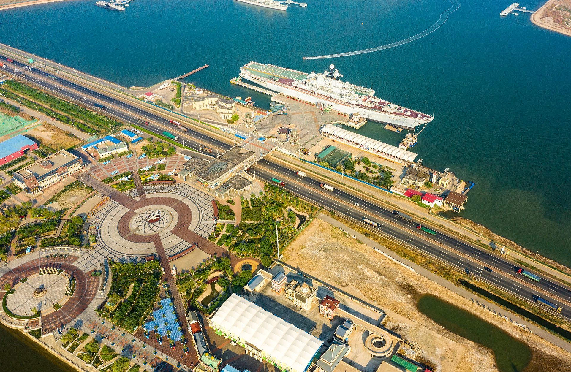 滨海新区到大连跟团旅游,长安滨海新区旅游景点