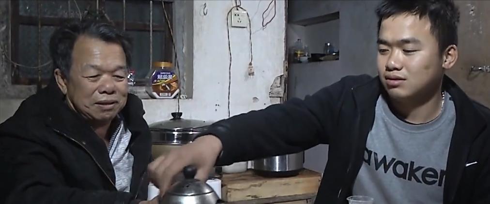 一岁男子被拐27年后警方帮团聚,广东7岁男孩被拐14年后