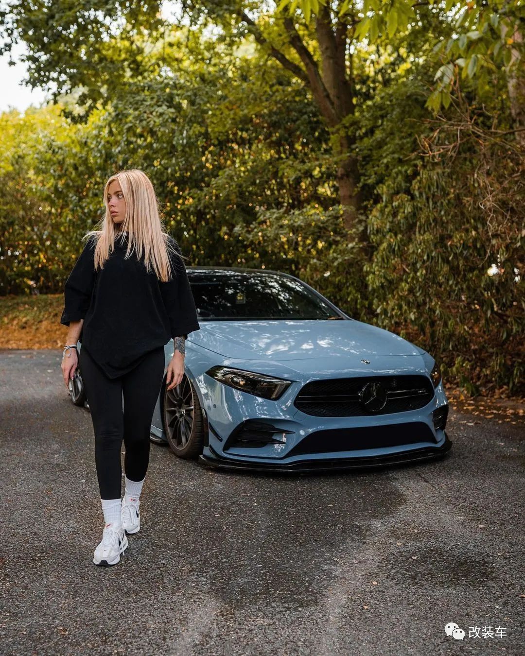 奔驰c级小姐姐改装,奔驰威霆改装小姐姐