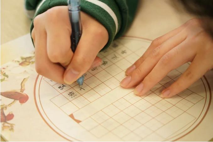 以一日之力，应朝阳之功——记乐山东辰高中部的一天