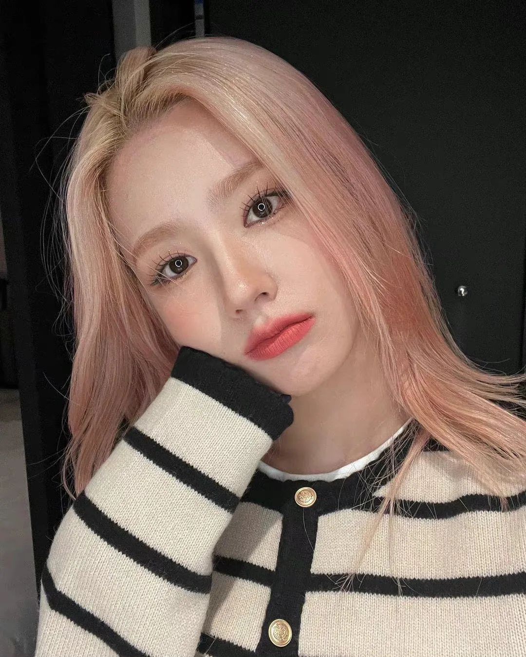 别再染挂耳染了，今年流行的“巴黎画染”太好看了