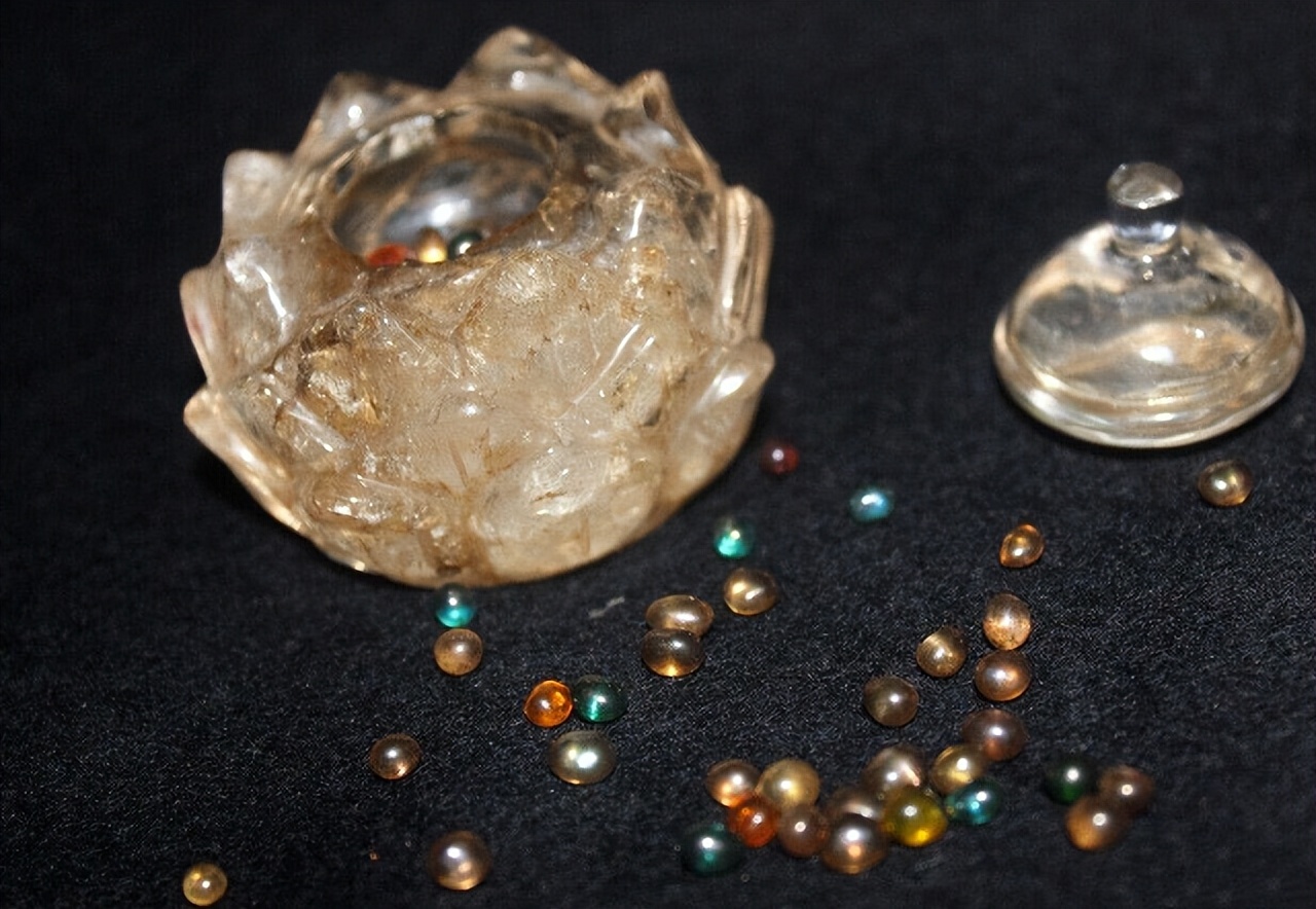 高僧身体中的舍利子是如何产生的,高僧舍利子和佛祖舍利子