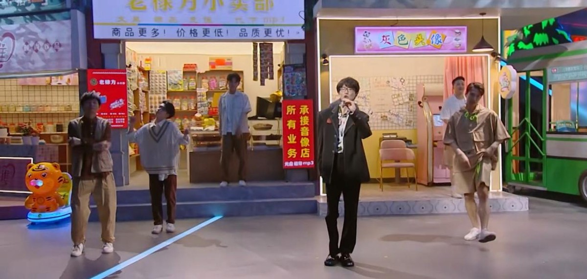 鏉ㄧ传浣曠倕鍥炬枃,鏉ㄧ传鍜屼綍鐐呯殑鐓х墖