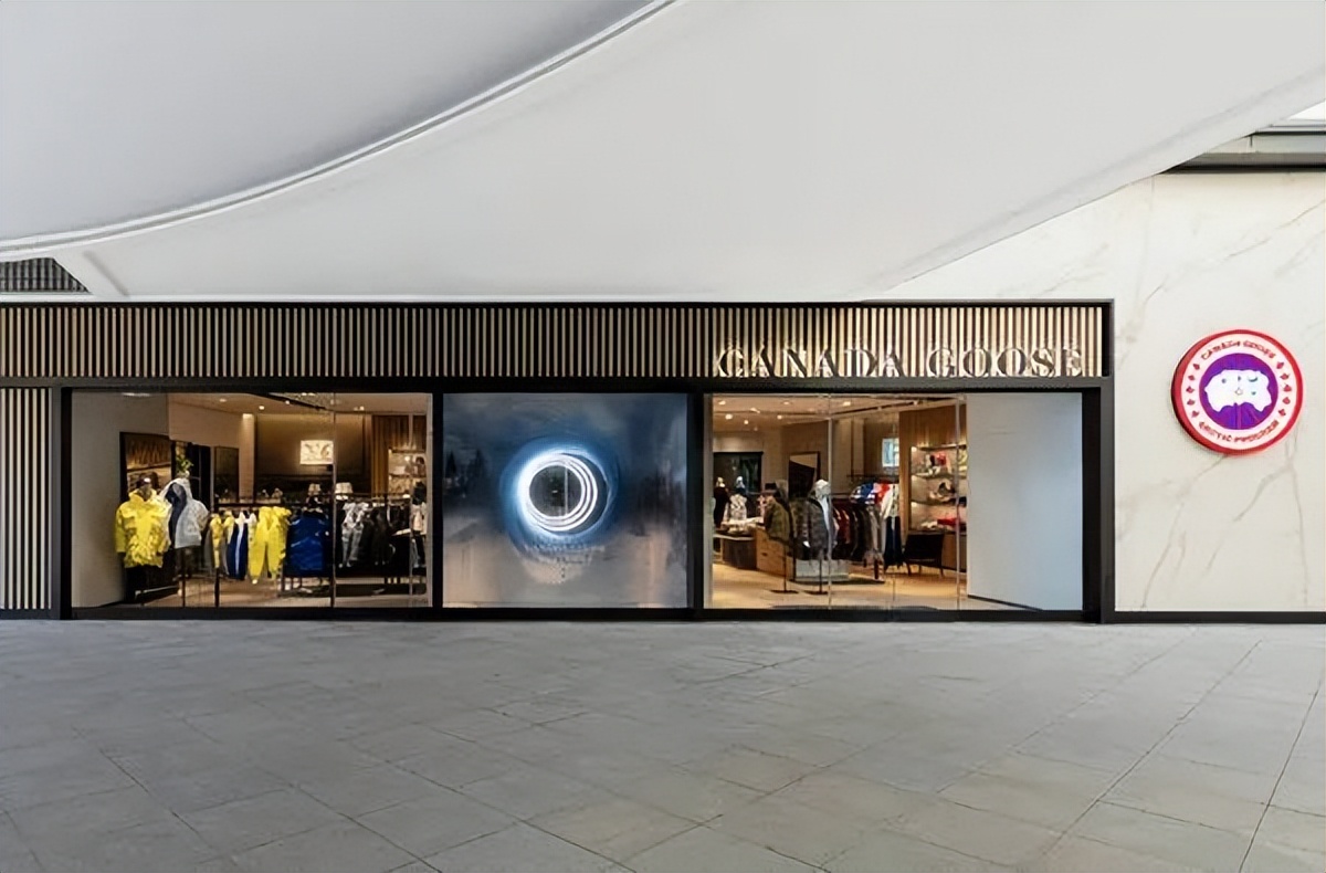 始祖鸟被安踏收了为什么还那么贵,始祖鸟更名为安踏鸟了吗