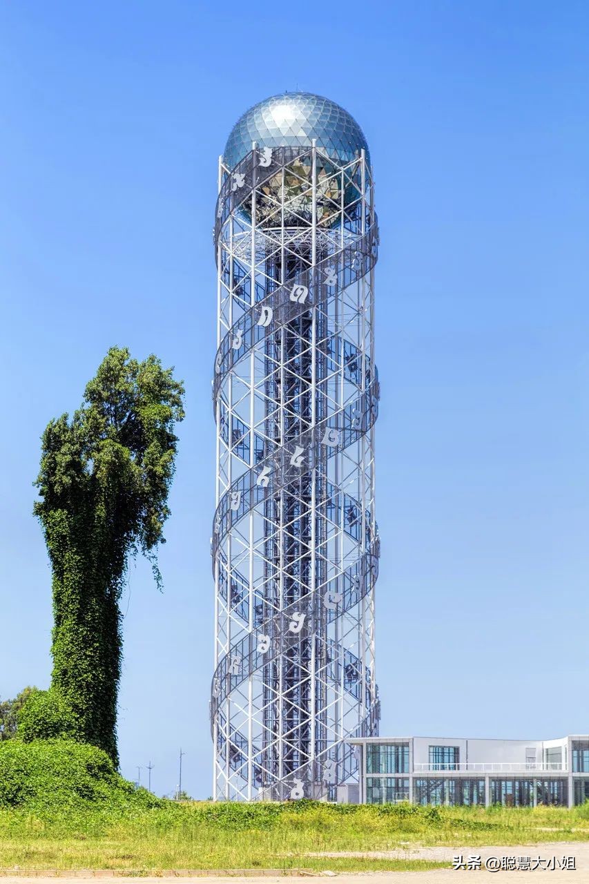 直飞，瑞士平替！这国安全性高，月薪6k算富裕，对中国超友好