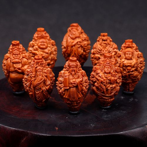 橄榄核雕方寸之间,舟山核雕方寸之间