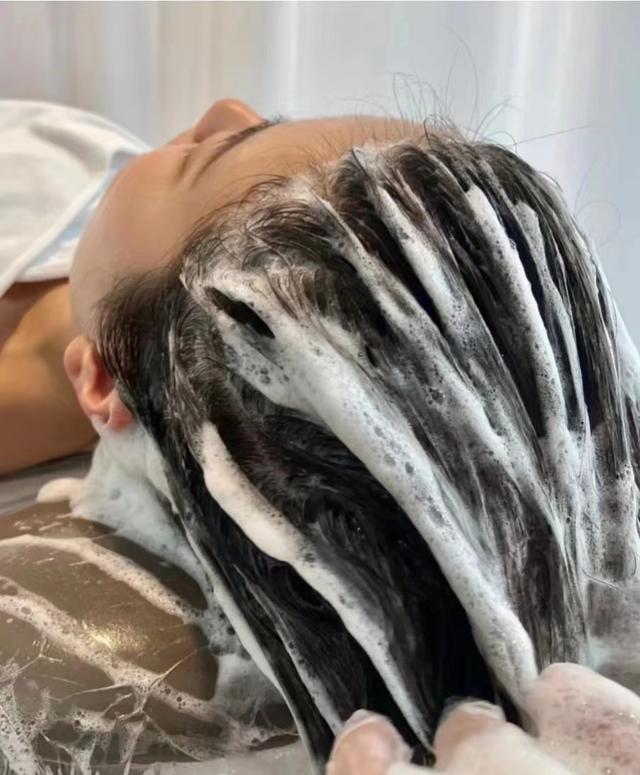 如何正确洗头发避免掉发,如何正确洗头才能减少掉发