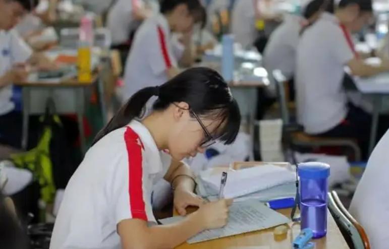 河北新高考滑档和退档的意思,高考填报志愿技巧避免滑档退档