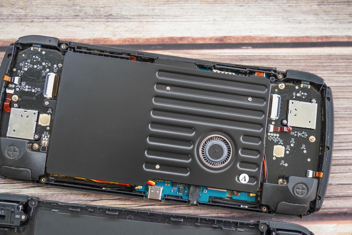 ayaneo安卓掌机评测,aynodin奥丁安卓游戏机测评