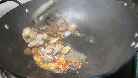 如何制作蒜蓉花甲粉丝烧烤店,锡纸花甲粉丝的正宗做法摆摊