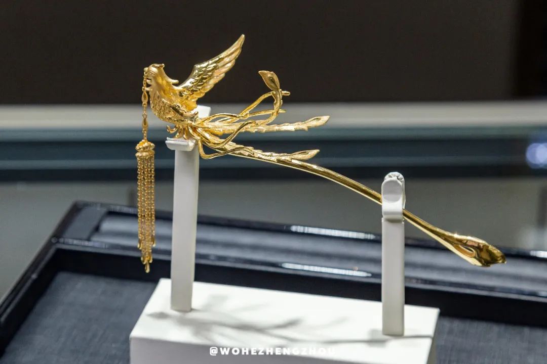 人民路丹尼斯放大招，全品类狂欢购！满返、折扣在线宠粉