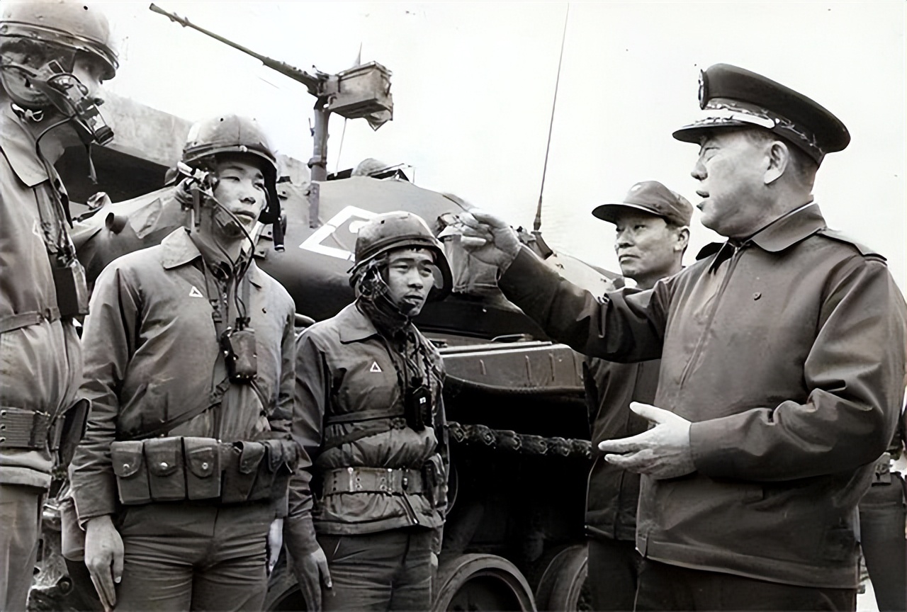 郝柏村谈蒋经国,国民党元老郝柏川