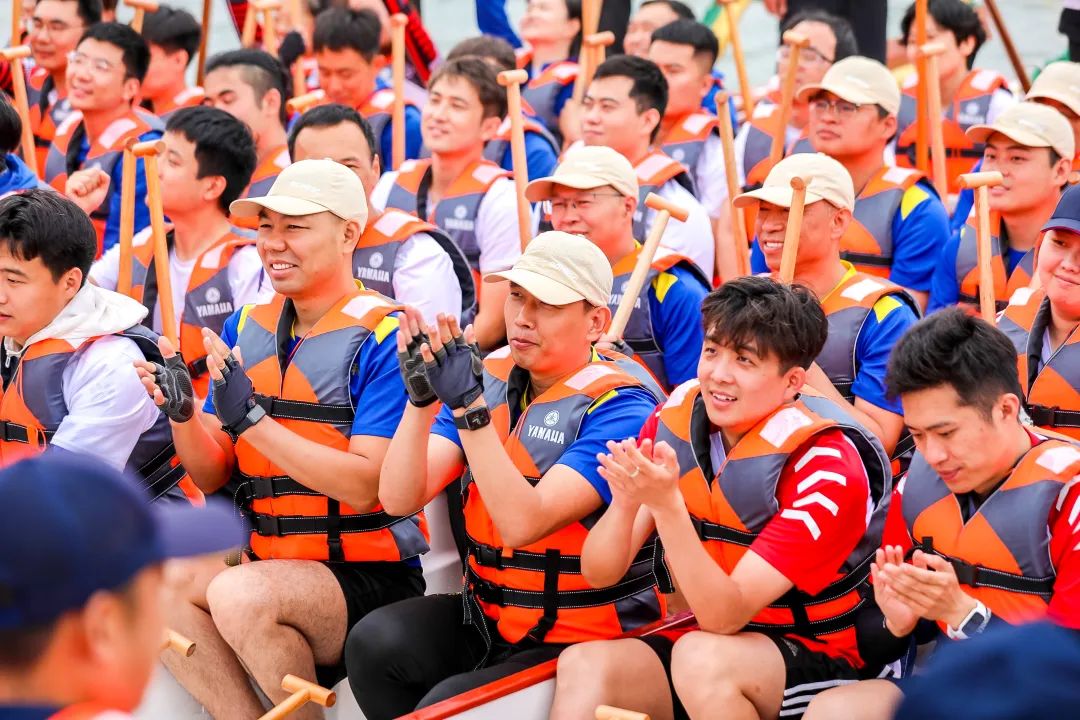 百舸争流竞扬帆不负众望勇夺魁,百舸争流龙舟竞渡