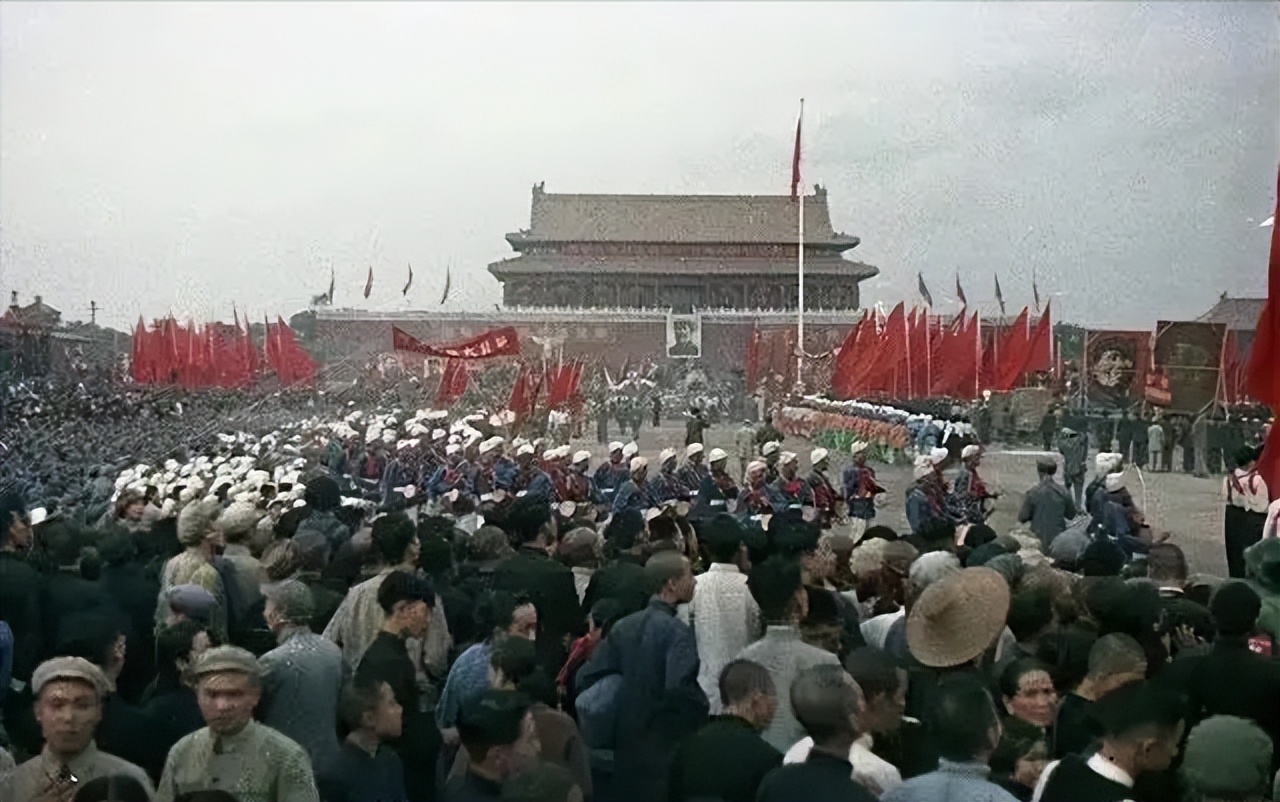 鲁迅闰土逝世时间图片,鲁迅儿时玩伴闰土的后人现在咋样