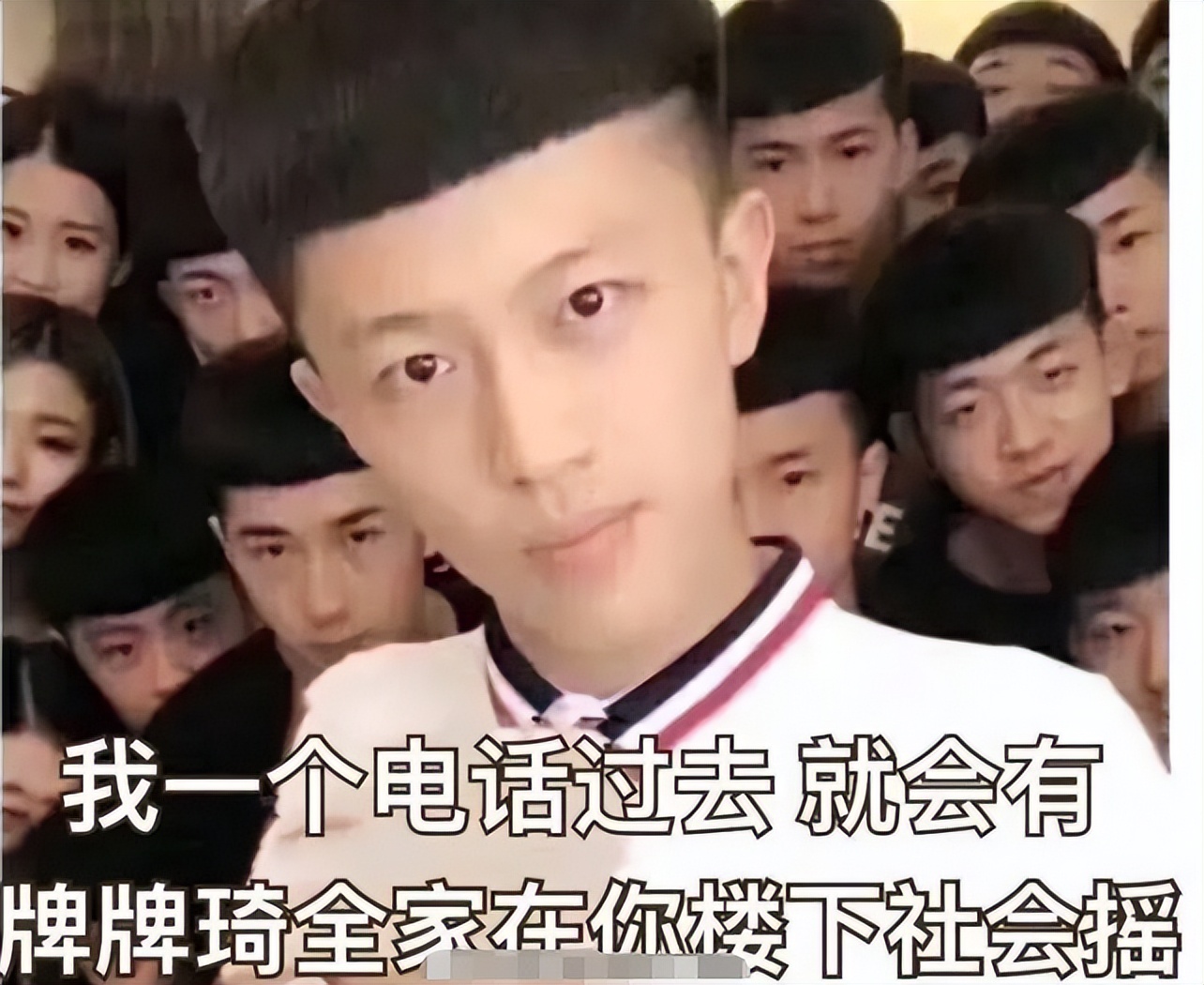 牌牌琦现状在哪,牌牌琦站在库里南上的照片