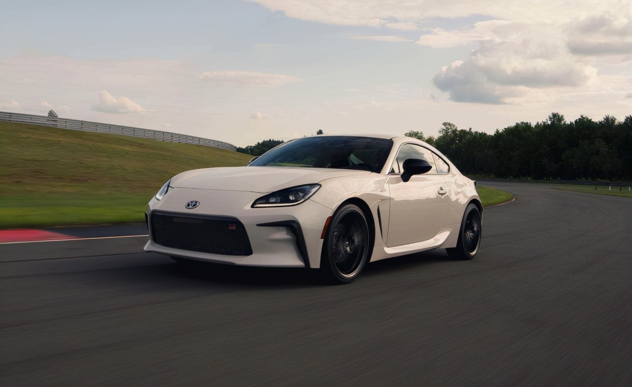 日本一辆丰田86多少钱,丰田86值得购买吗现在