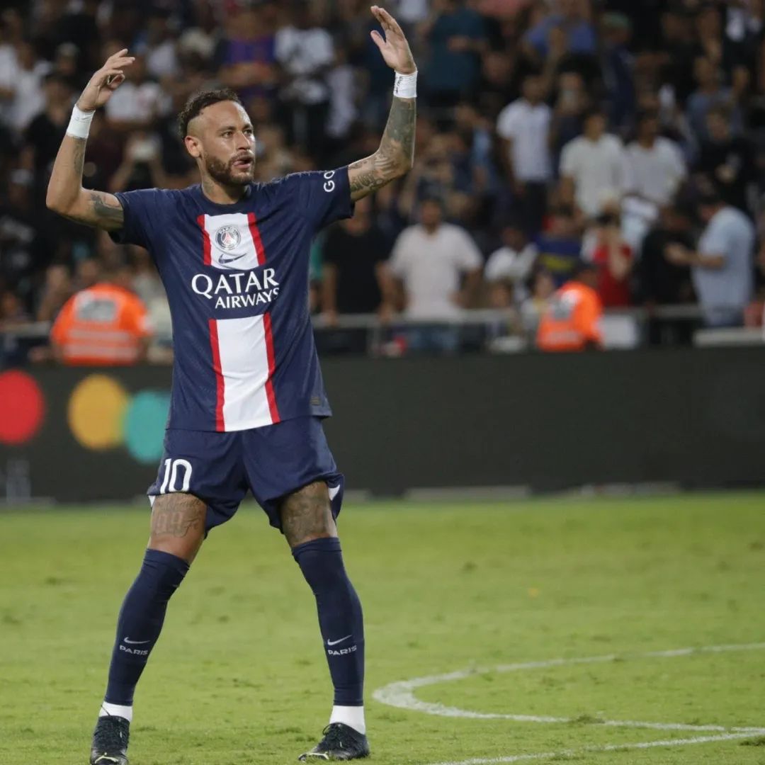 梅西内马尔苏亚雷斯比翼齐飞,梅西和内马尔合拍