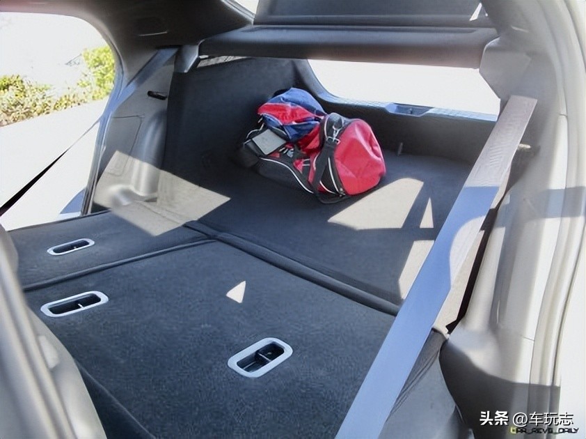 马自达3两厢版2024款,2023款马自达32.0质擎版配置