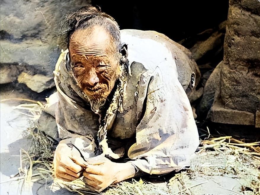 慈禧真人照片对比,清末老照片慈禧眼袋下垂