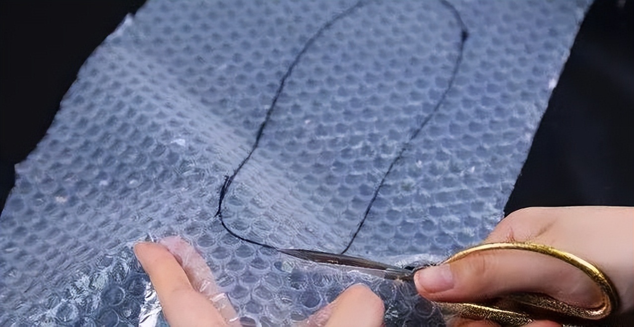 快递里的气泡垫可以放卫生间吗,快递气泡垫可以放厨房吗