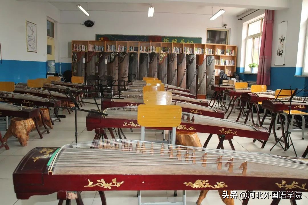 在河北外国语学院读中专的优势,中专接本科河北外国语学院