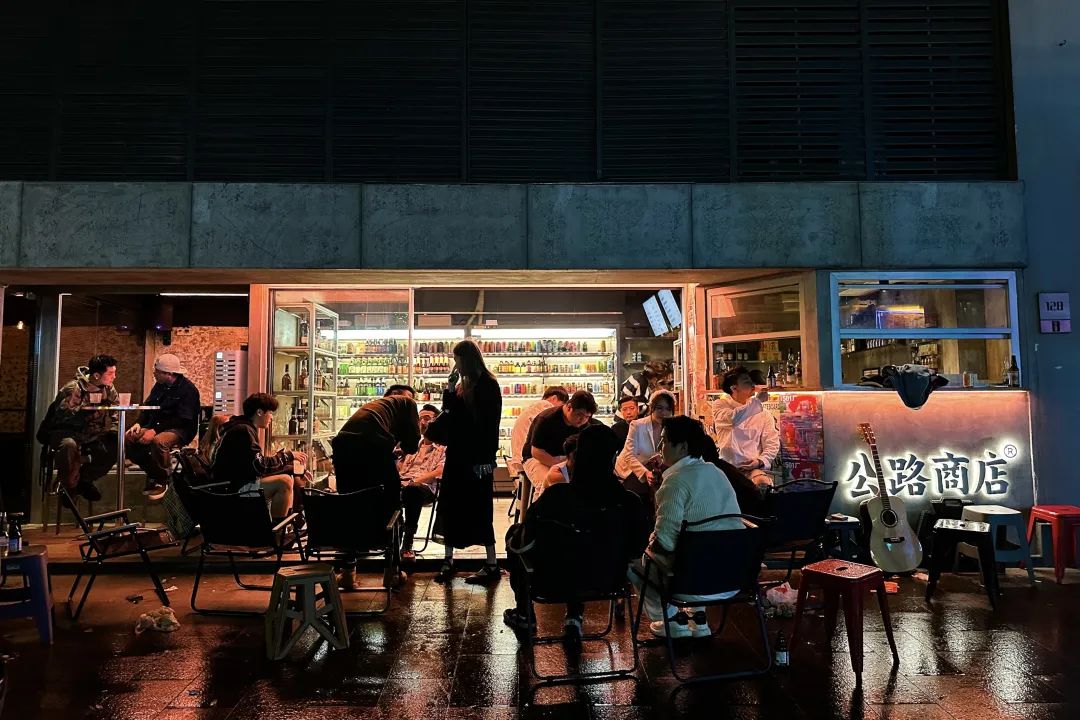 对话公路商店杨博渊:走出内卷,品牌如何与年轻人对话?